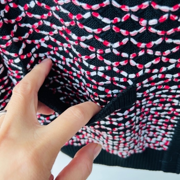 St. John textured Knit jacket, black/red, Size M E26 - Picture 6 of 11